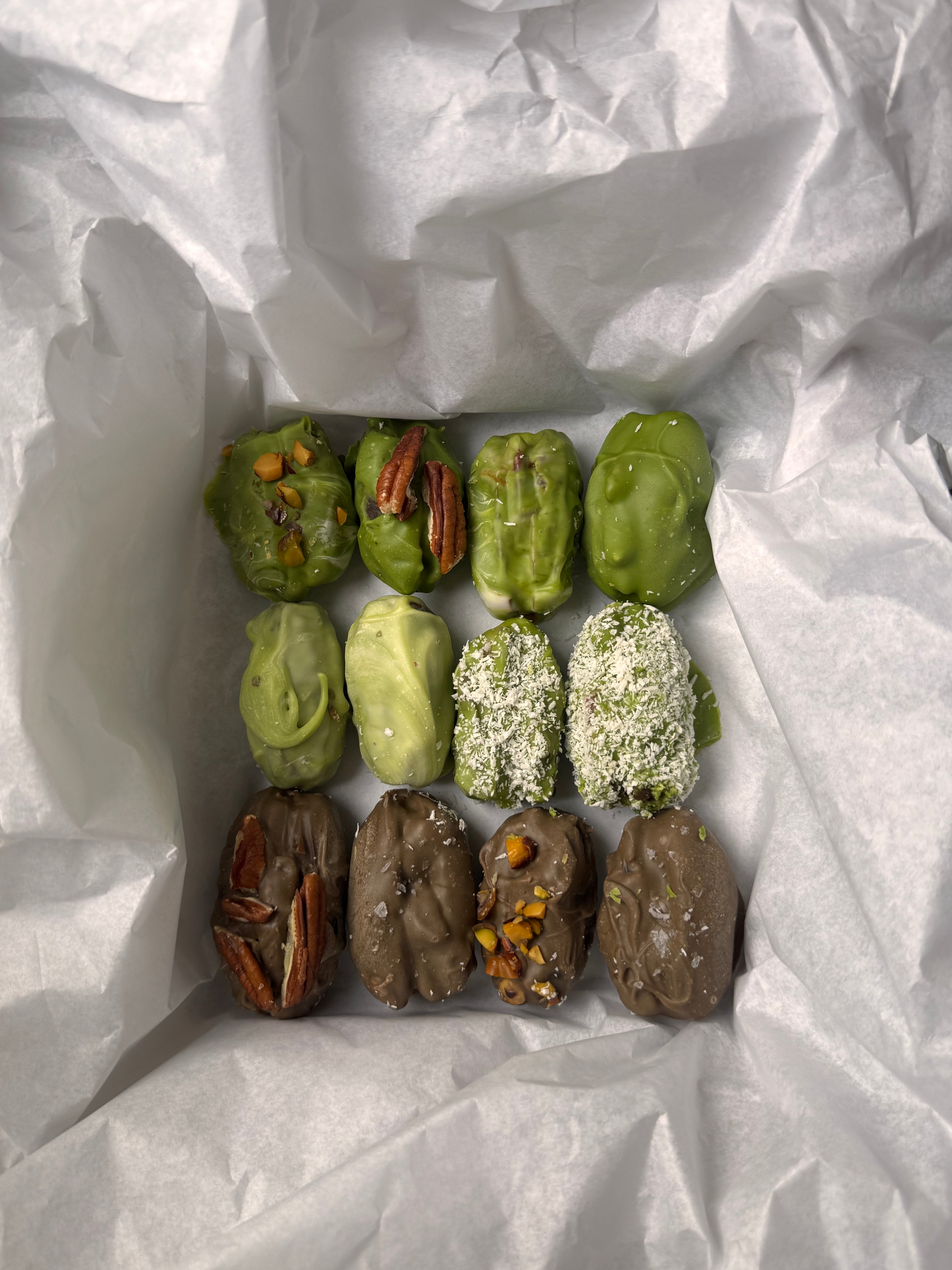 Stuffed Dates with Matcha, Hojicha and white chocolate